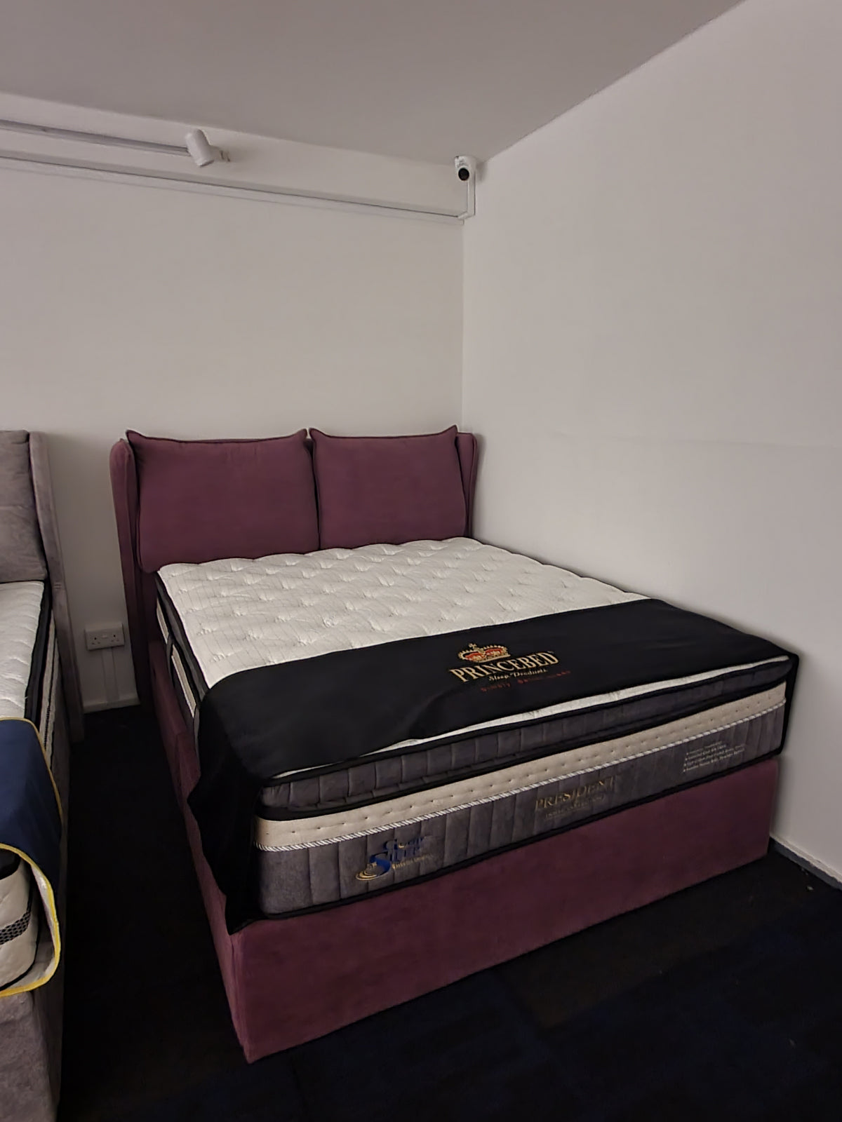 Queen Size Divan Bedframe with 4 Drawers | Display Clearance | 1 Pc Only | $288 Nett